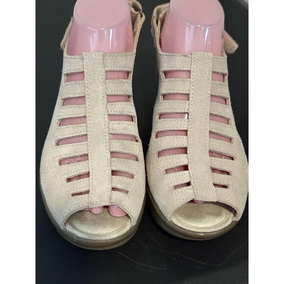 Skechers Memory Foam Women’s 8.5 Beige Suede Wedge Heels - Picture 4 of 10